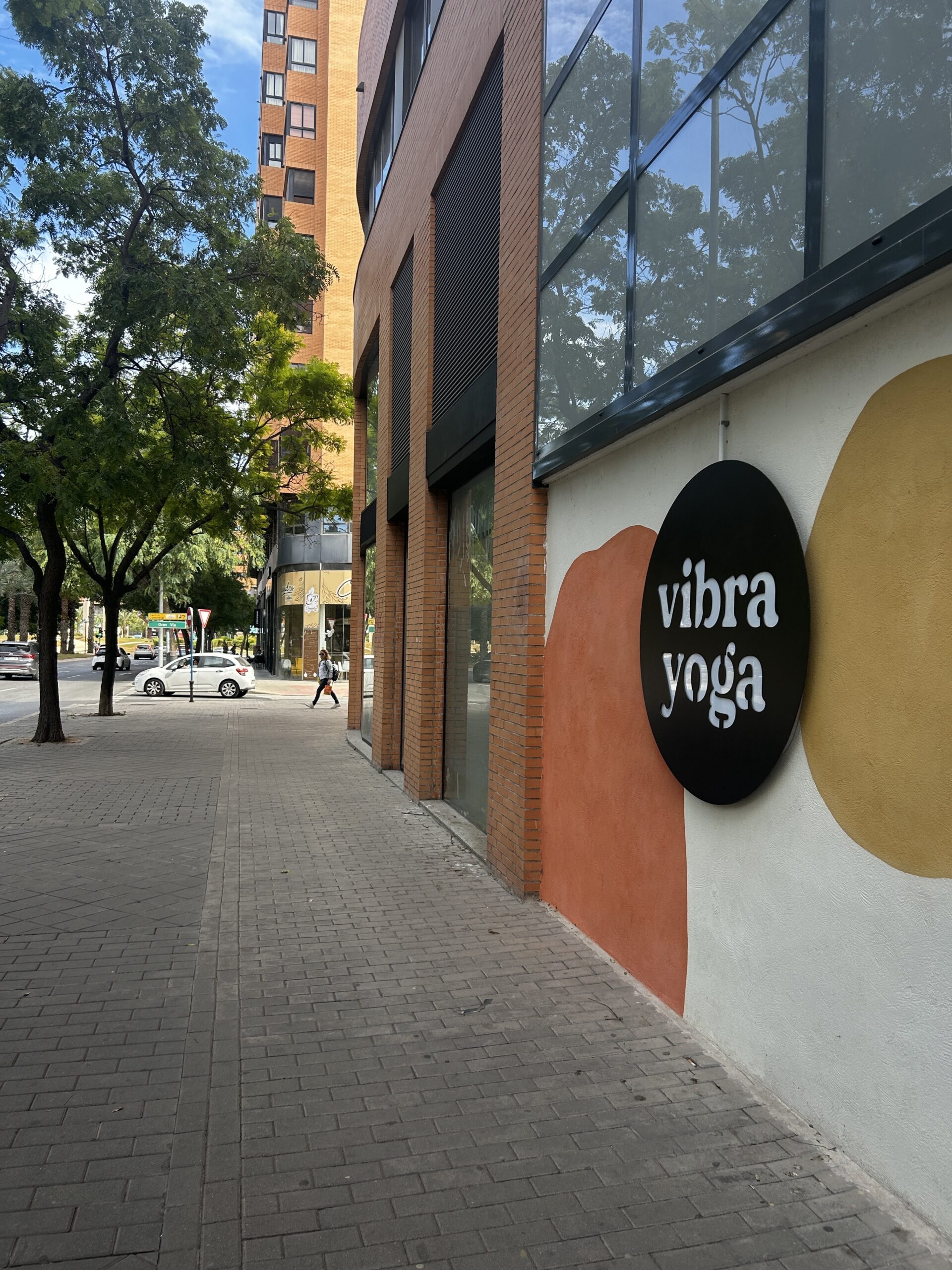 vibra yoga en avenida juan sanchis candela